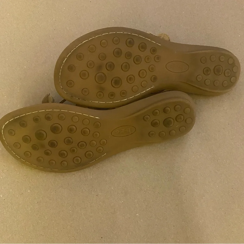 b.o.c. Tan and Brown Floral Sandals 8M GUC - Picture 6 of 8